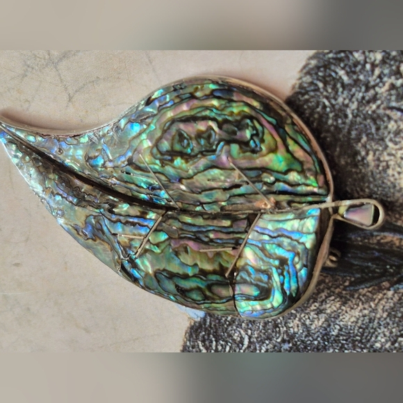 Iridescent Abalone Shell Leaf Brooch - Picture 3 of 7